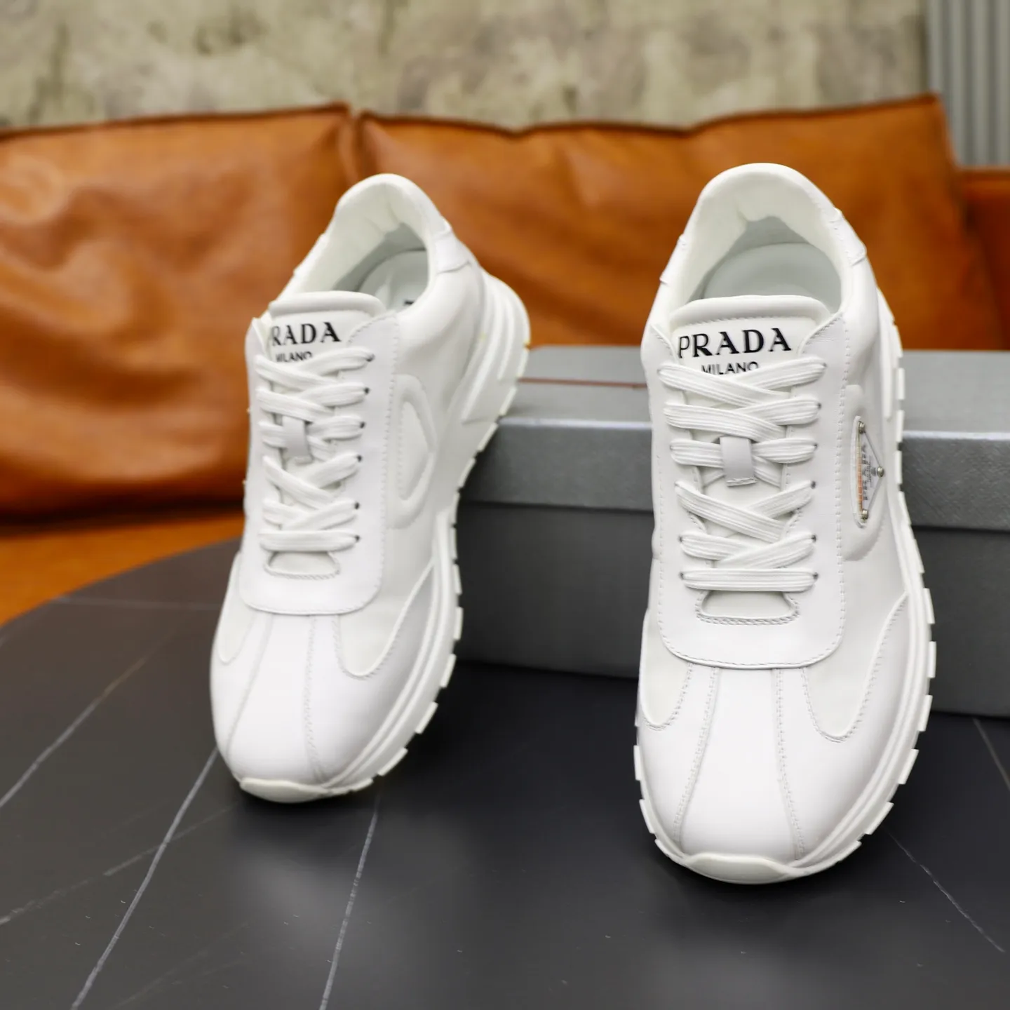 Ex-factory price: 580💰🙅‍♂️🙅‍♂️🙅‍♂️ Brand: PRADA Standard code: 38–44 (45 can be customized) Grade: Same as the official website Material: Original cowhide stitching Comfortable pig and cow lining Light and wear-resistant outsole Style category: Men's fashionable casual shoes and boots Running sneakers Distinguished luxury brand elements Top luxury Color: actual picture color